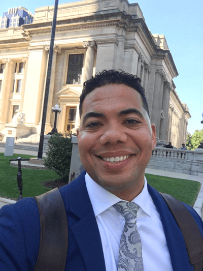Attorney Duran Keller headshot - exterior of courthouse